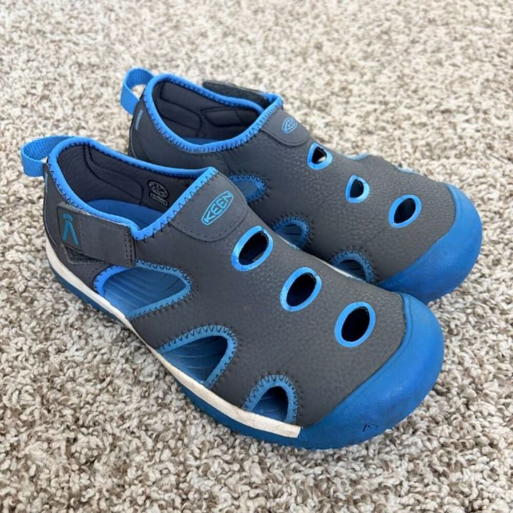 Size 4 / Boys KEEN Water Sandals